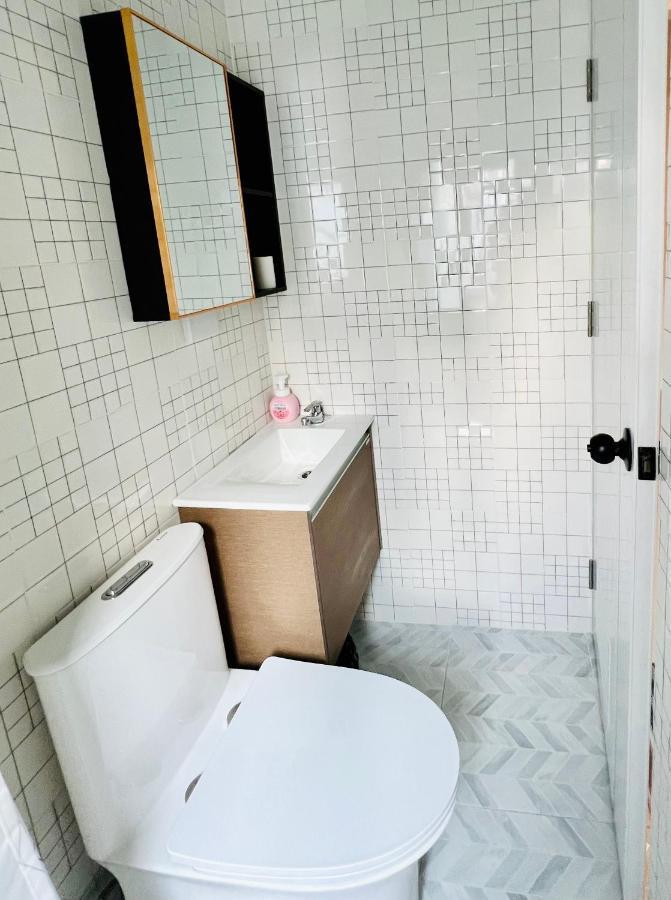 El Biografo Hostel Банкок Екстериор снимка