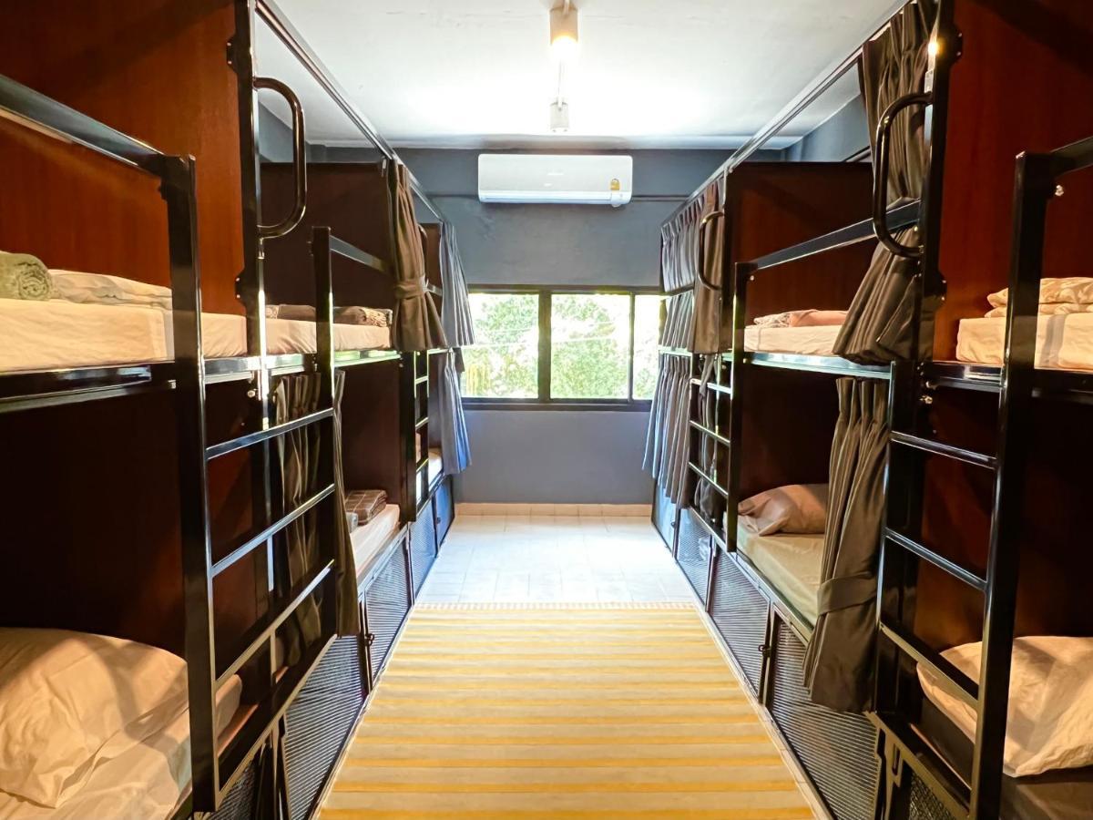 El Biografo Hostel Банкок Екстериор снимка