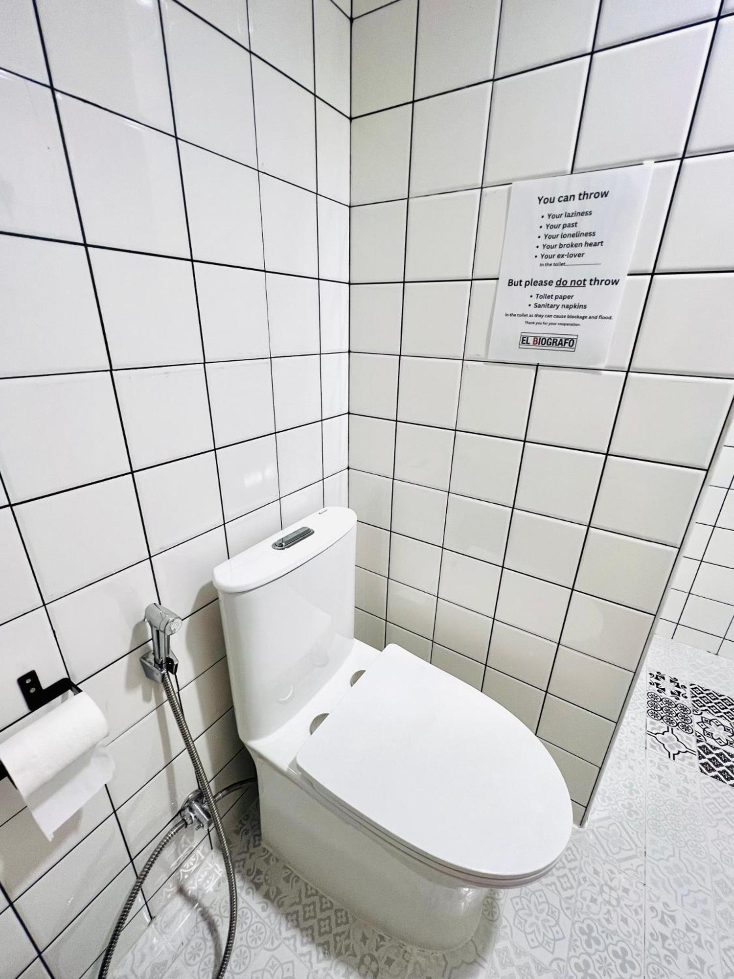El Biografo Hostel Банкок Екстериор снимка