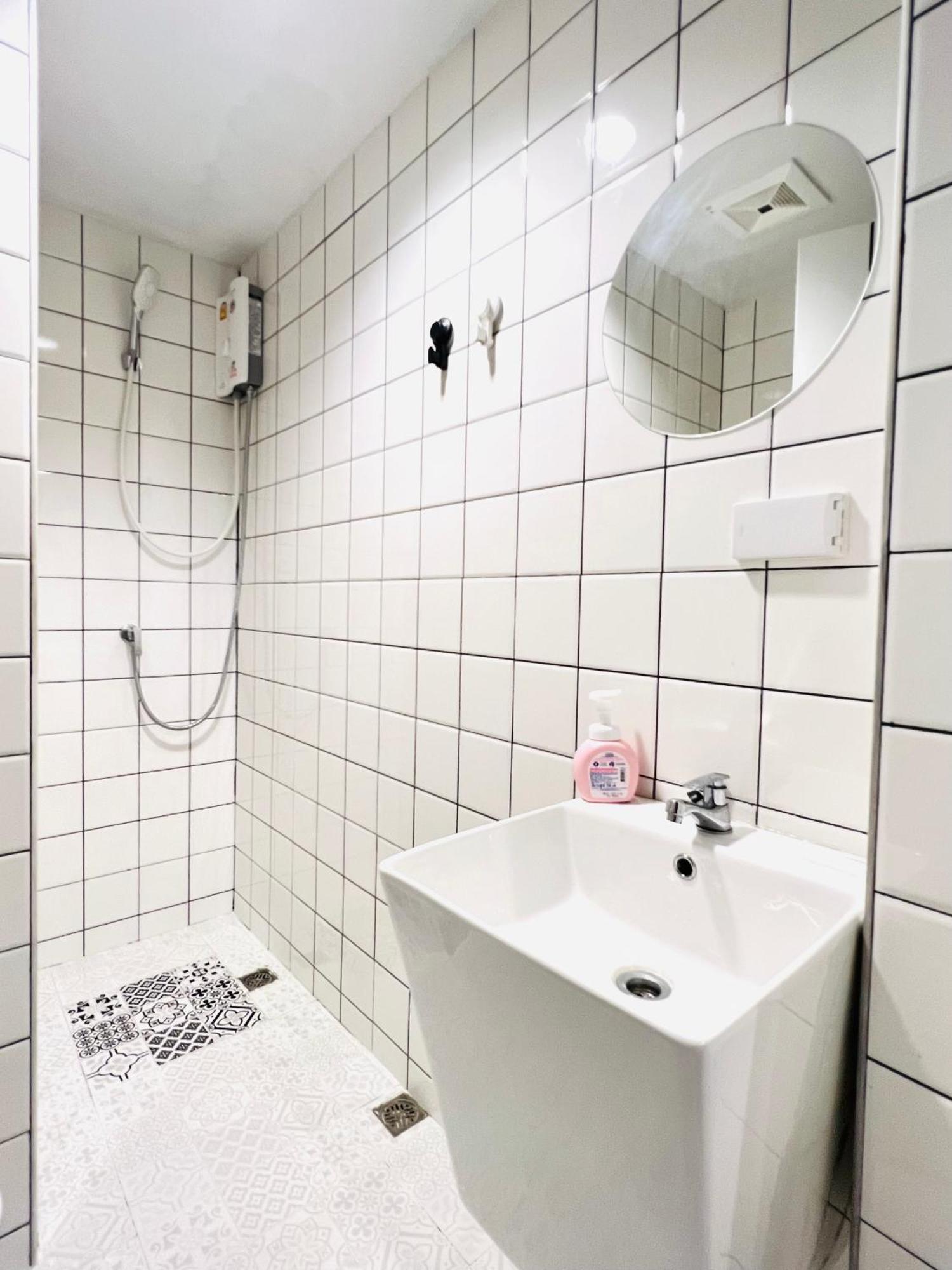 El Biografo Hostel Банкок Екстериор снимка