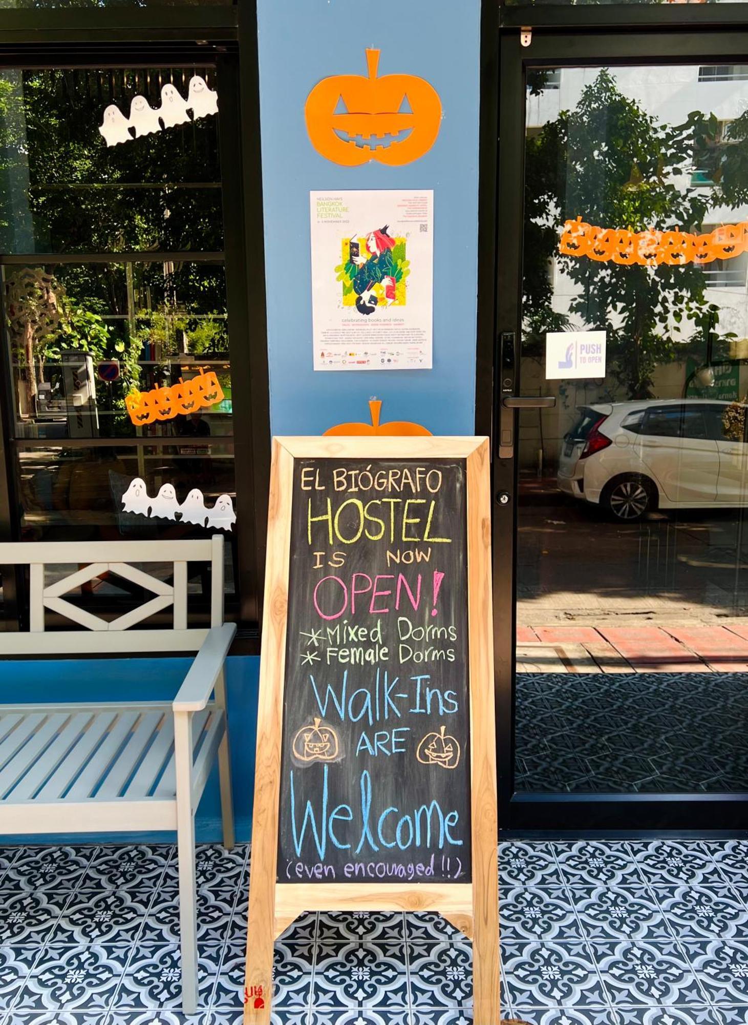 El Biografo Hostel Банкок Екстериор снимка